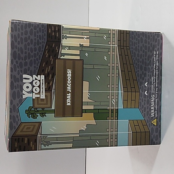 You Tooz Collectible Vinyl Figure, #228, Karl Jacobs, In Orginal Box. - Picture 3 of 15